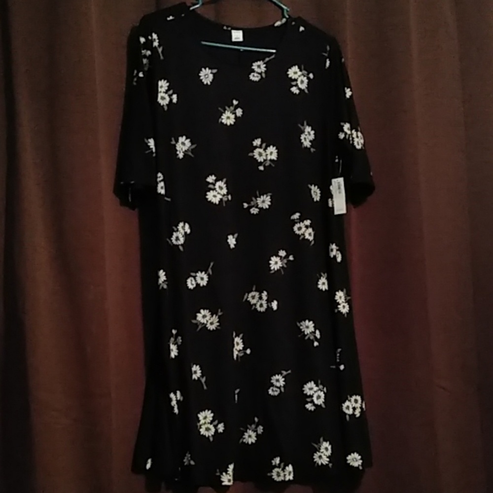 NWT Old Navy size large dres.